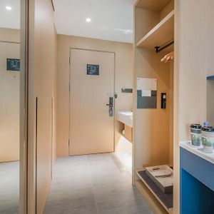 Elegant Twin Room